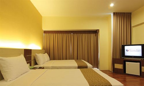 Hotel Seasons View